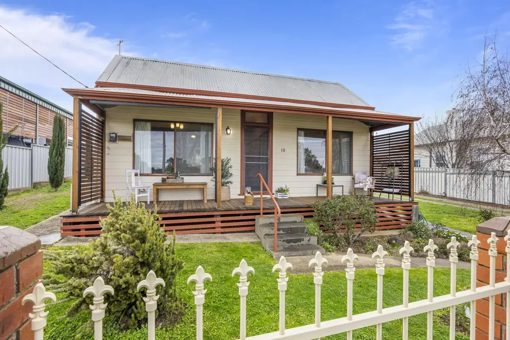 10 Outtrim Street, Maryborough, VIC 3465