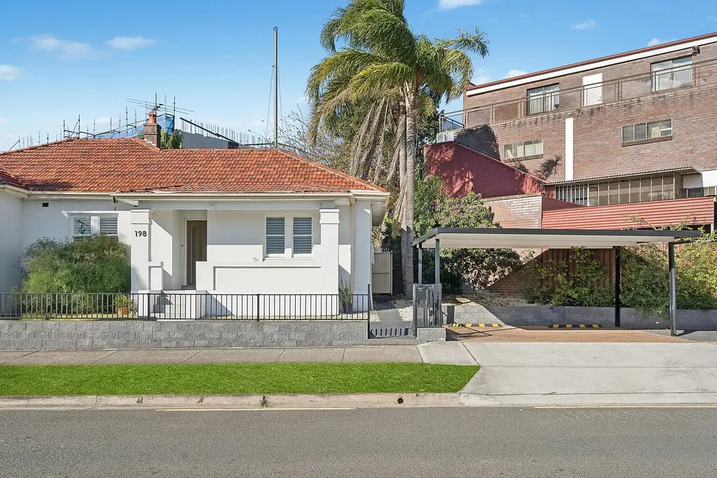 Strathfield 2Zimmer Light-Filled Character Home with Effortless Appeal