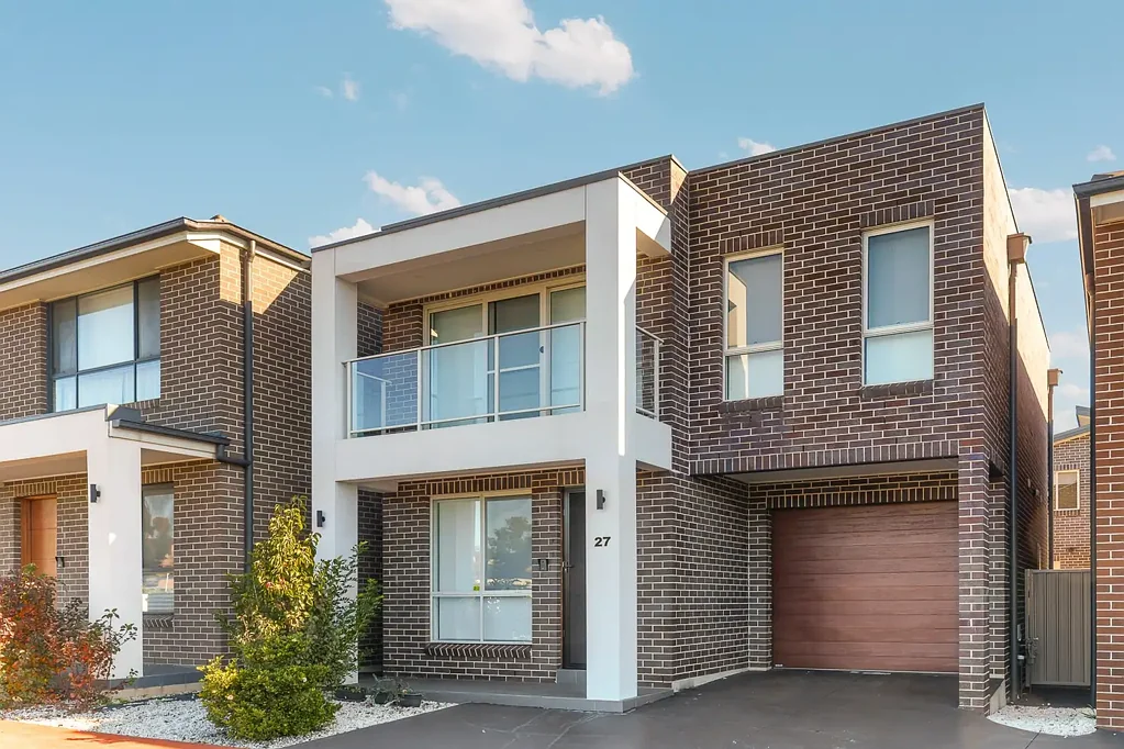 Schofields 3Habitaciones Sleek Stylish Freestanding - The Ultimate Modern Townhouse Living