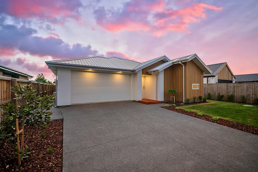 Halswell 4બેડરૂમ Move In Now - Christmas Comes Early!