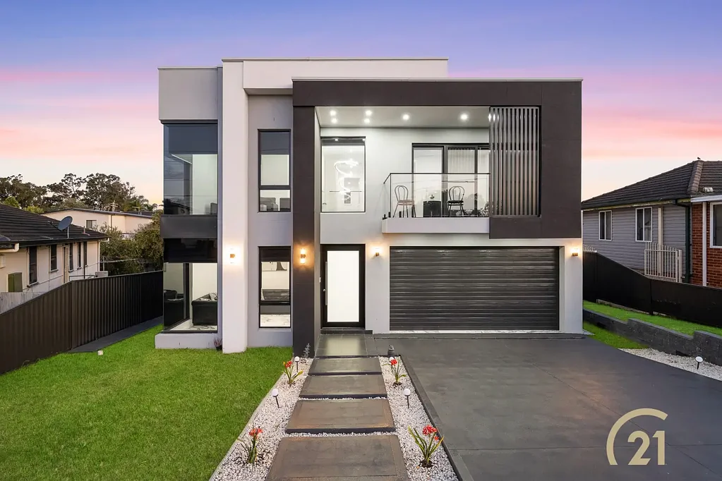 Fairfield West 7房 两卧室祖母房，奢华生活的杰作 A MASTERPIECE OF LUXURY LIVING WITH A 2-BEDROOM GRANNY FLAT