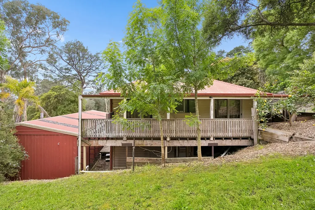 Mount Evelyn 4ਬੈੱਡਰੂਮ Renovate or rebuild on half an acre + huge garage