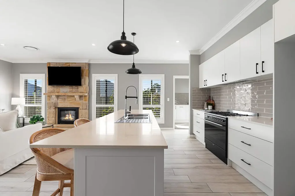 Renwick 4 Bedroom Elegant Family Living on Prestigious Challoner Rise