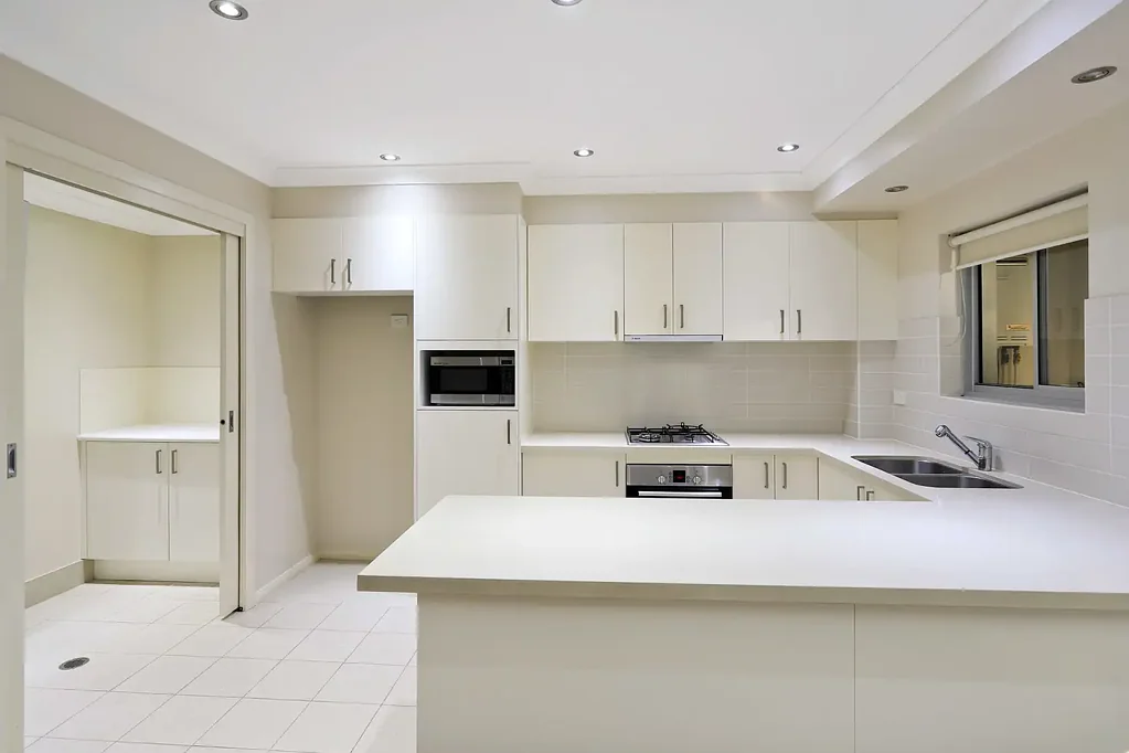 LOW MAINTENANCE COURTYARD APARTMENT