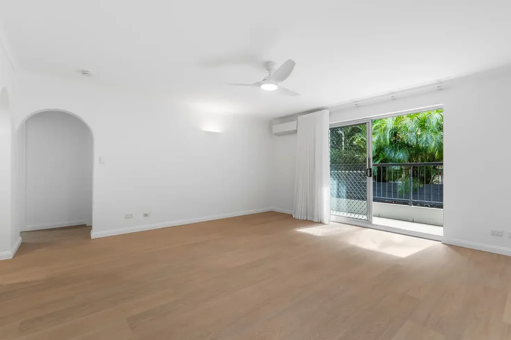 Renovated Toowong Unit in Prime Lifestyle Location with courtyard