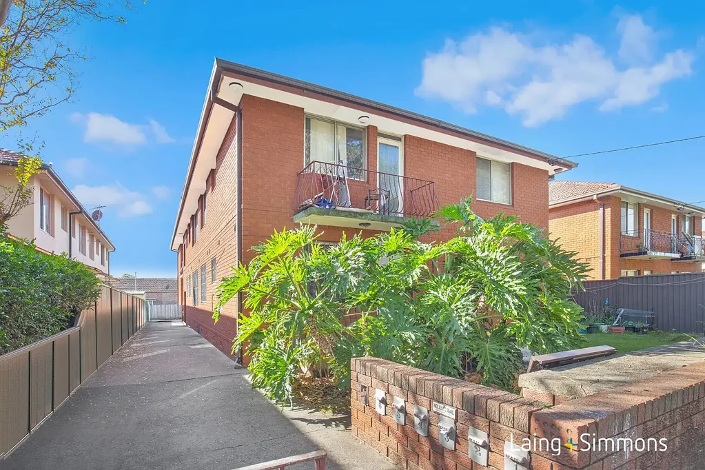 Two Bedroom Unit Perfect for Commuters
