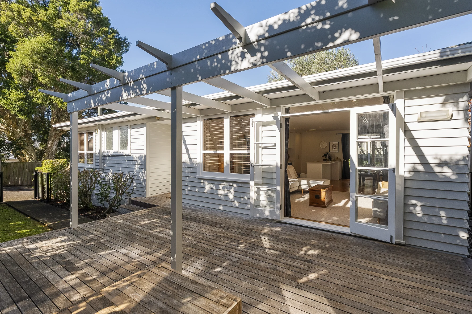 Onehunga 3房 North Facing & Freehold with Double Garage