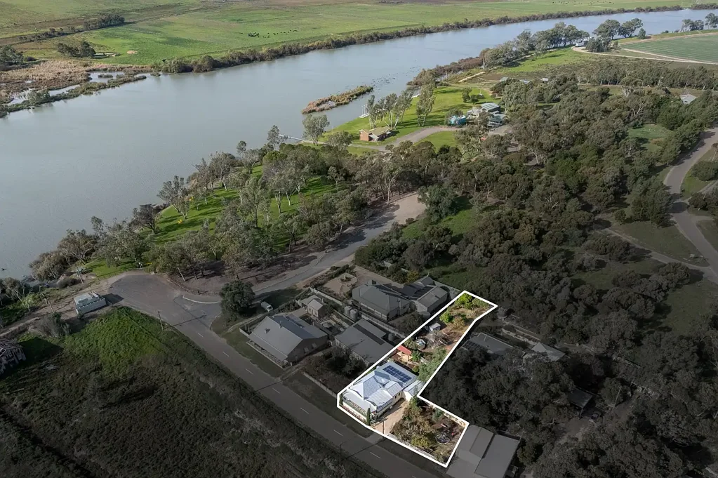 Murray Bridge 3房  Historic Stone Cottage with Proven Airbnb Success & Stunning Murray River Views