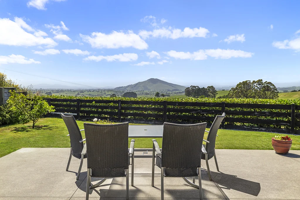 Pirongia Stunning Views & close to Pirongia Village