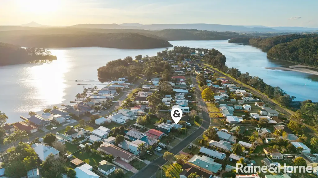 Burrill Lake 1房  Original Cottage with Endless Potential