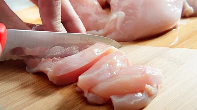 牛肉实在吃不起了？新西兰人疯狂转向这类肉禽！人均一年吃掉20只，消费量再创新高