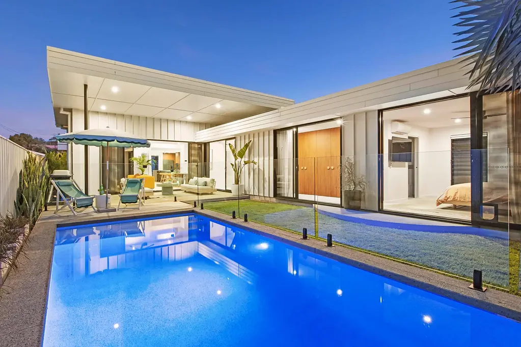 Palm Beach 4 Bedroom Contemporary Coastal Haven in the Heart of Palm Beach