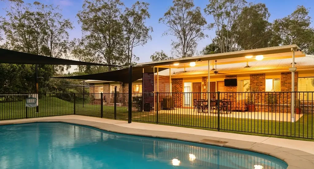 Spacious Acreage Living with Modern Comforts in Flagstone