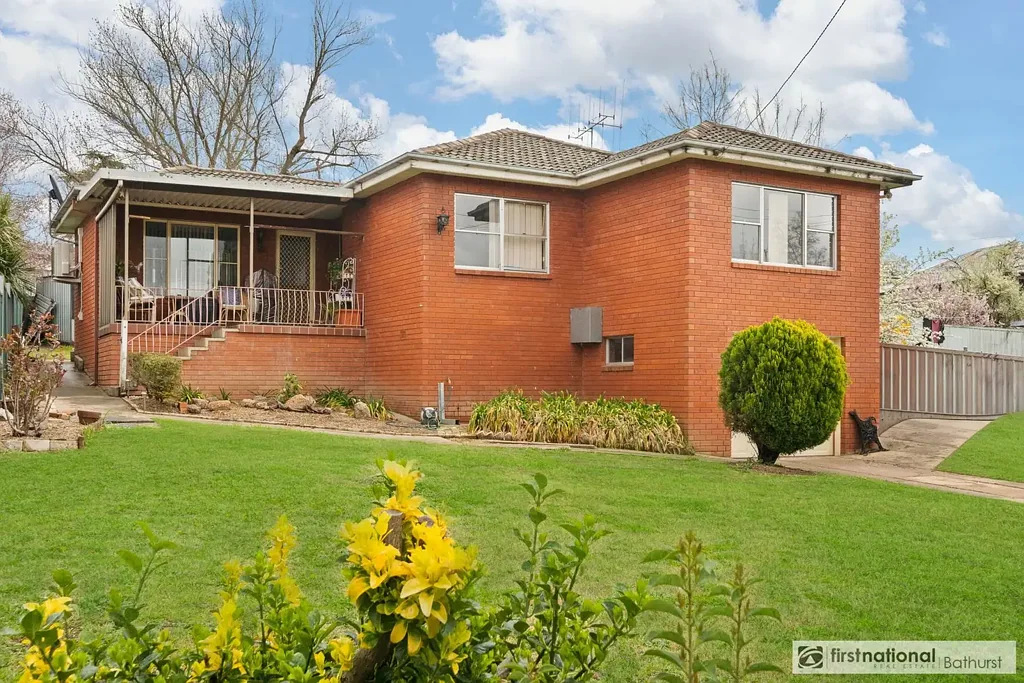51 Macquarie Street, West Bathurst, NSW 2795