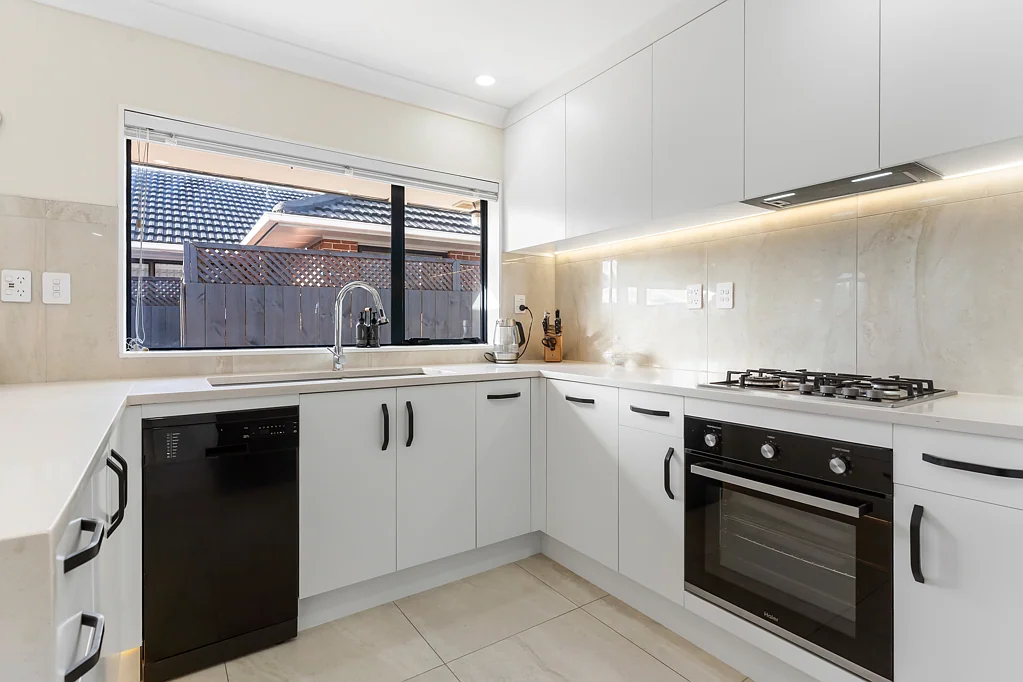 Papatoetoe 3غرفة نوم RESERVE SET, VENDORS READY TO SELL!