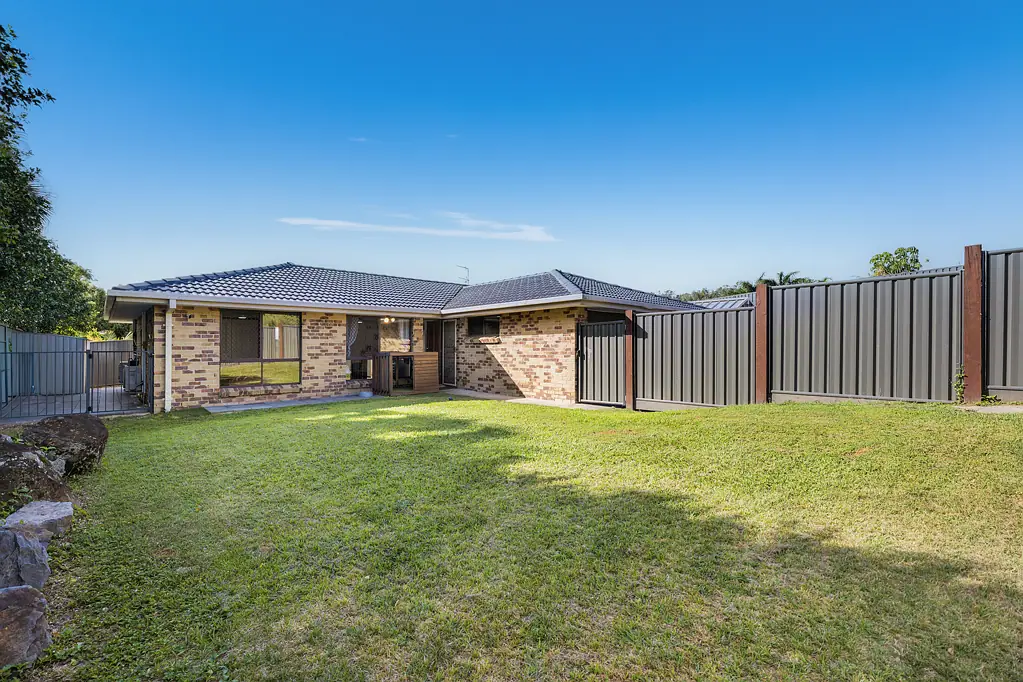 2/4 Paramount Place, Oxenford, QLD 4210