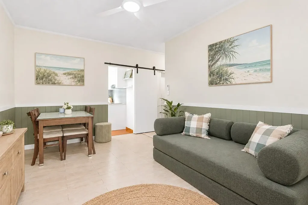 Dee Why 2બેડરૂમ Renovated beachside apartment with lock-up garage