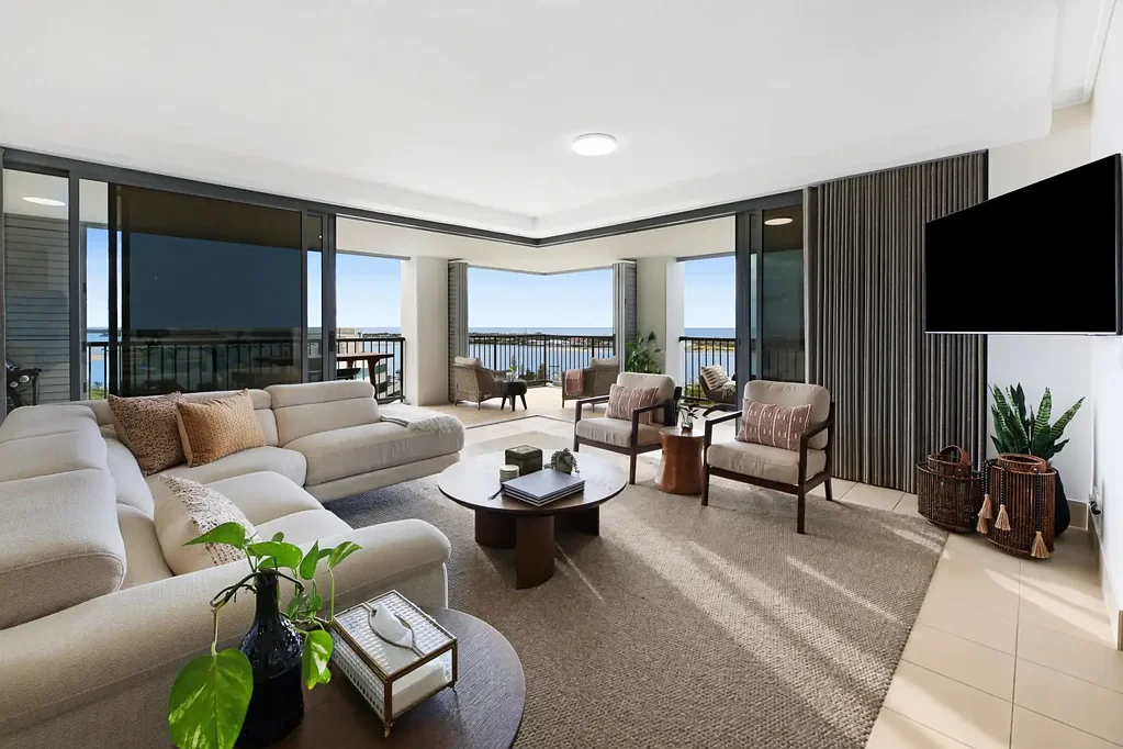 Southport 3 Bedroom Spacious North-East Corner Apartment with Spectacular Panoramic Views