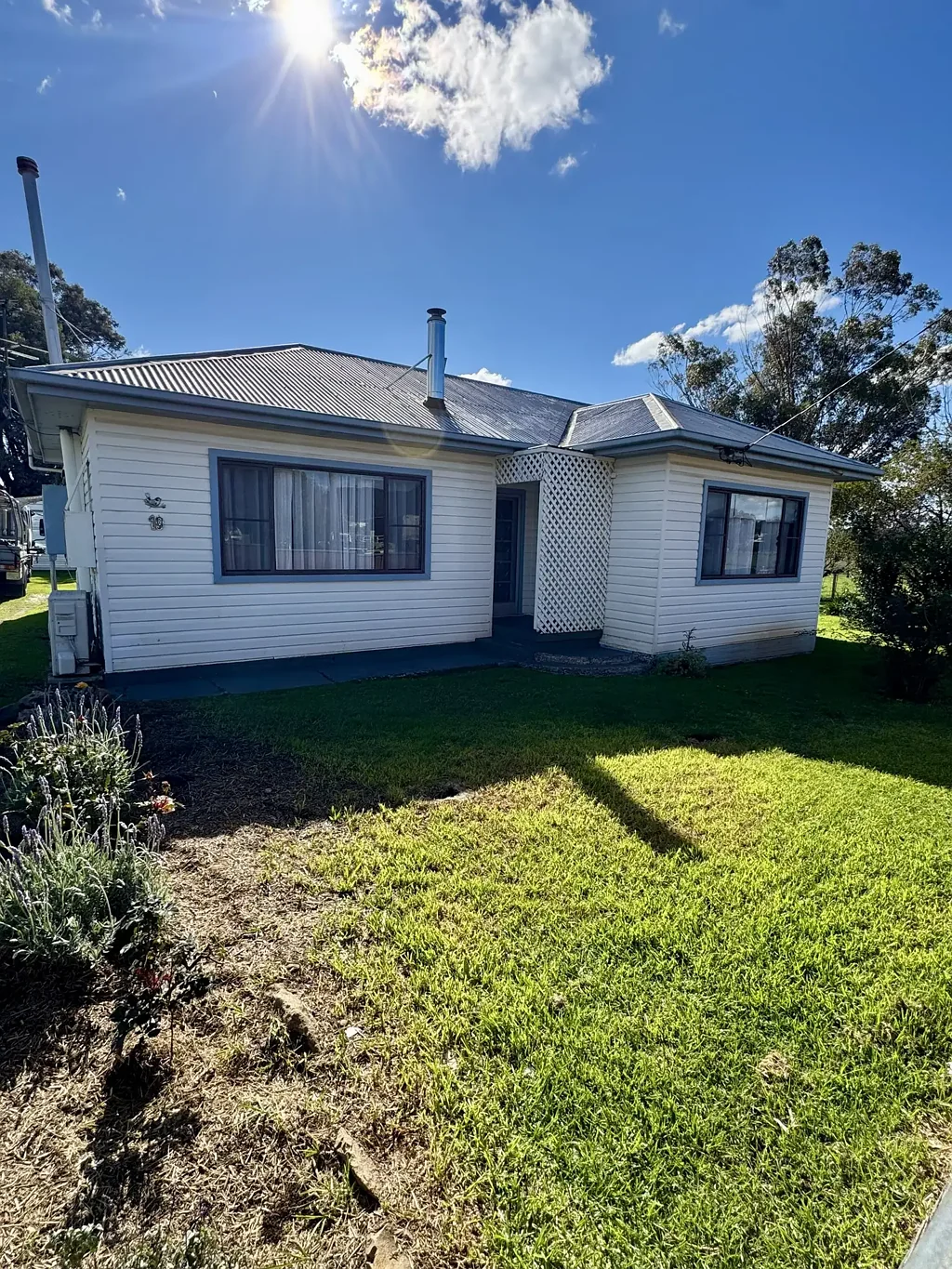 Neat and Tidy 3 bedroom home + study with sheds