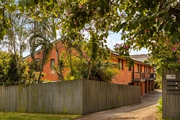 2/109 Hall Street, Alderley