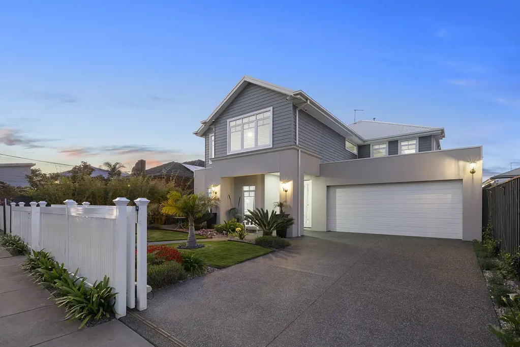 Aspendale 4房 宏伟气派、风格永恒的典范住宅 A Statement Residence of Grand Proportions and Timeless Style