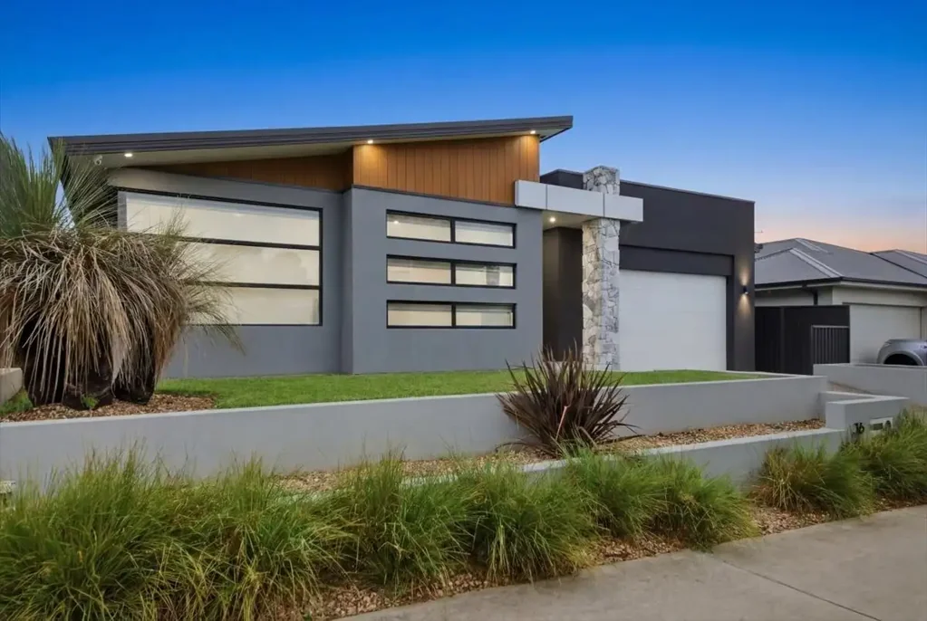 36 Roy Crescent, Thirlmere, NSW 2572
