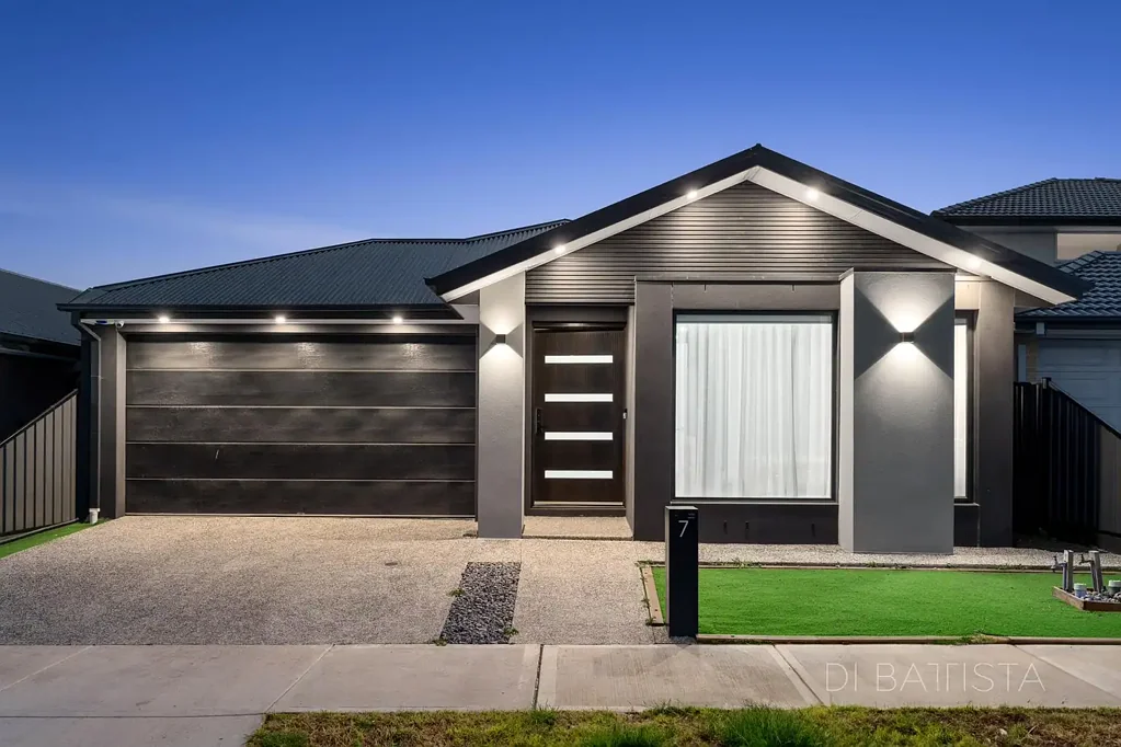 Mickleham 4Kwarto Effortless Lifestyle of Light-Filled Luxury