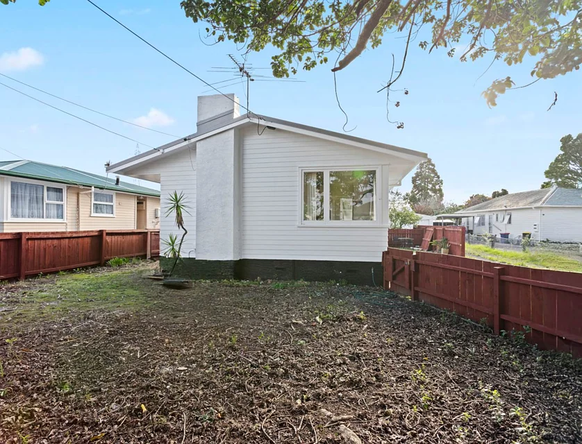 67 Cobham Crescent, Kelston, Waitakere City, 4 Bedrooms, 1 Bathrooms, House