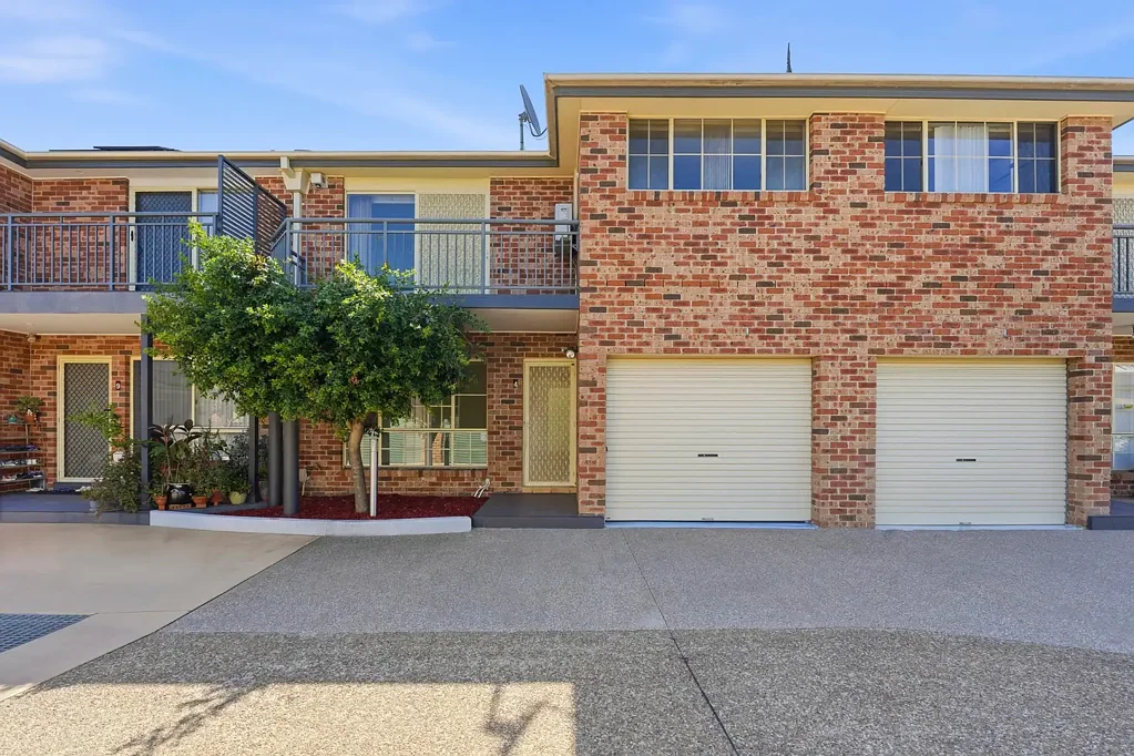 Canley Vale 3બેડરૂમ SPACIOUS & MODERN TOWNHOUSE!!!