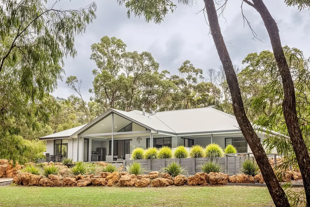 Yallingup 5房  LUXURY BUSHLAND RETREAT BETWEEN BEACH AND TOWN