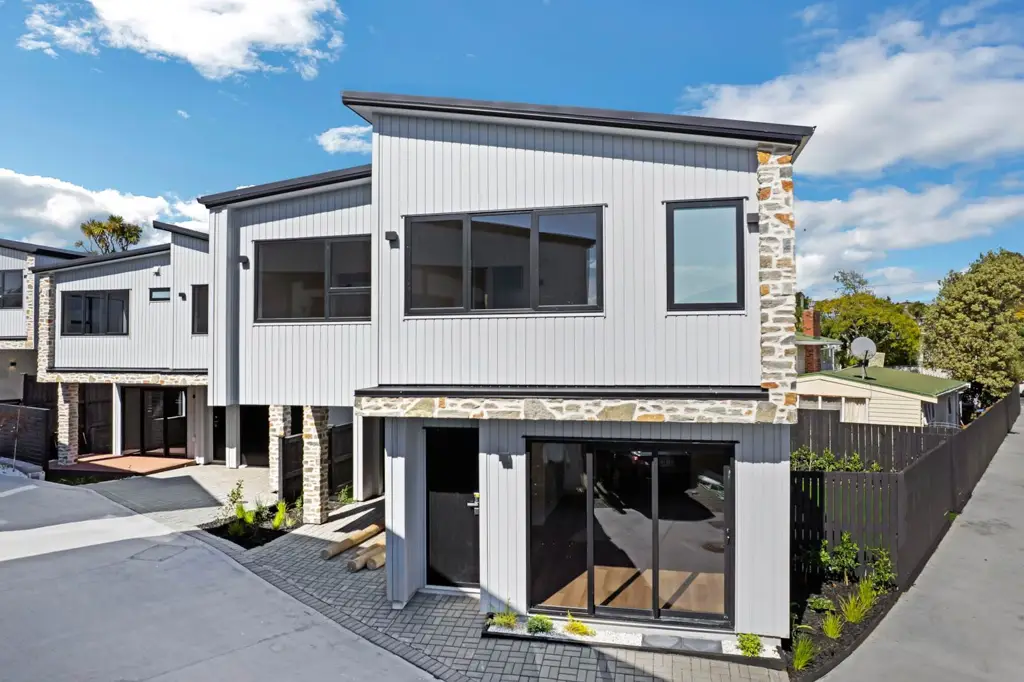 Blockhouse Bay 4chambre Brand New Standalone Home with Ample Parking!