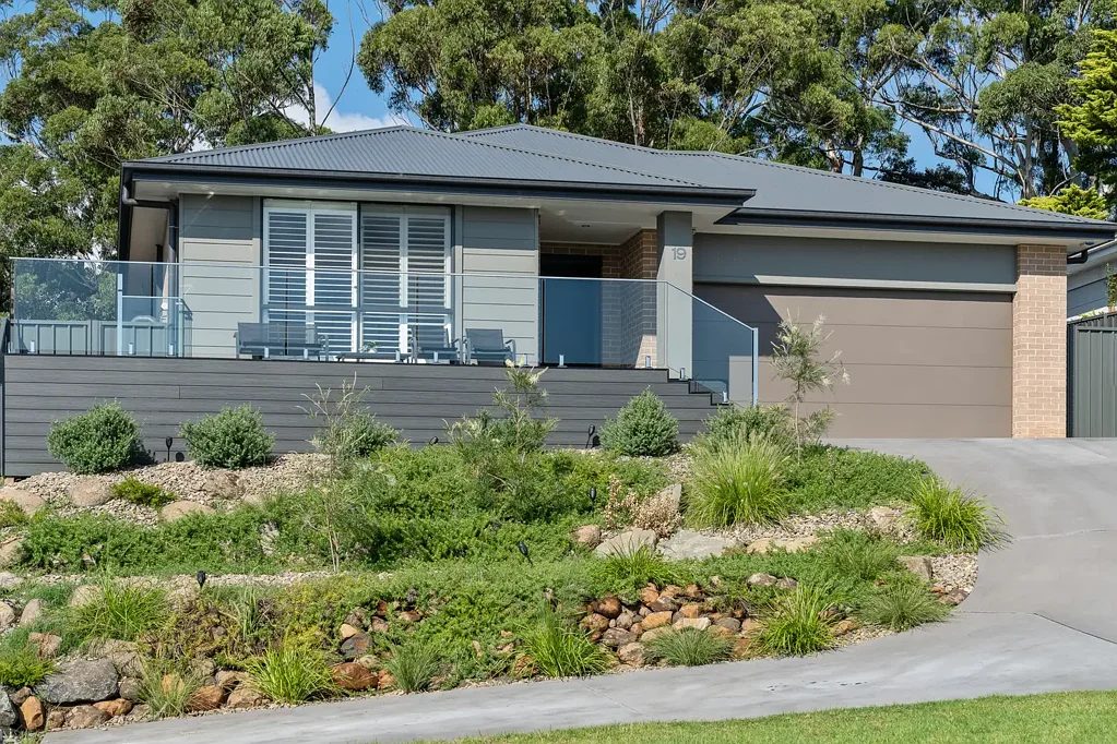 Mollymook 3Phòng ngủ Contemporary Coastal Living with Ocean Views, Pool & Exceptional Family Appeal