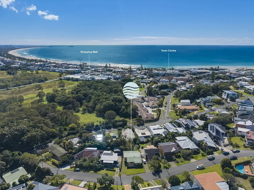 Kingscliff 3 Slaapkamer Unmissable Kingscliff Hill Renovator in a Blue-Chip Location