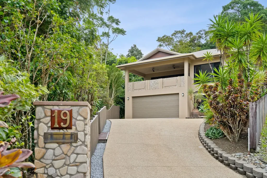 Brinsmead 4房  Generous Proportions in a Tranquil East Parkridge Location