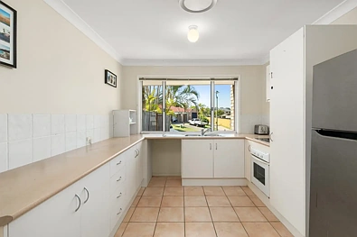 Iba Pa - 4 Celeste Court, Wynnum West, QLD 4178