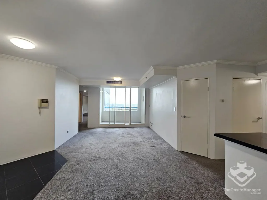 Modern 2 Bedroom Apartment with Panoramic Views in Chatswood CBD