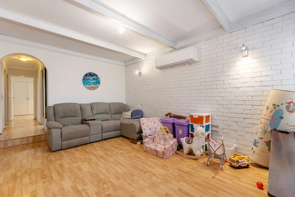 27 Whitely Street, Hamersley, WA 6022