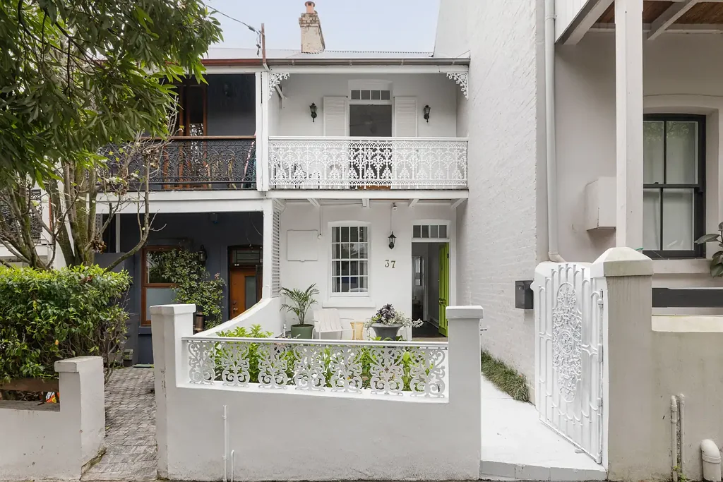 Paddington 2 Bedroom Tastefully updated terrace with private outdoor sanctuary