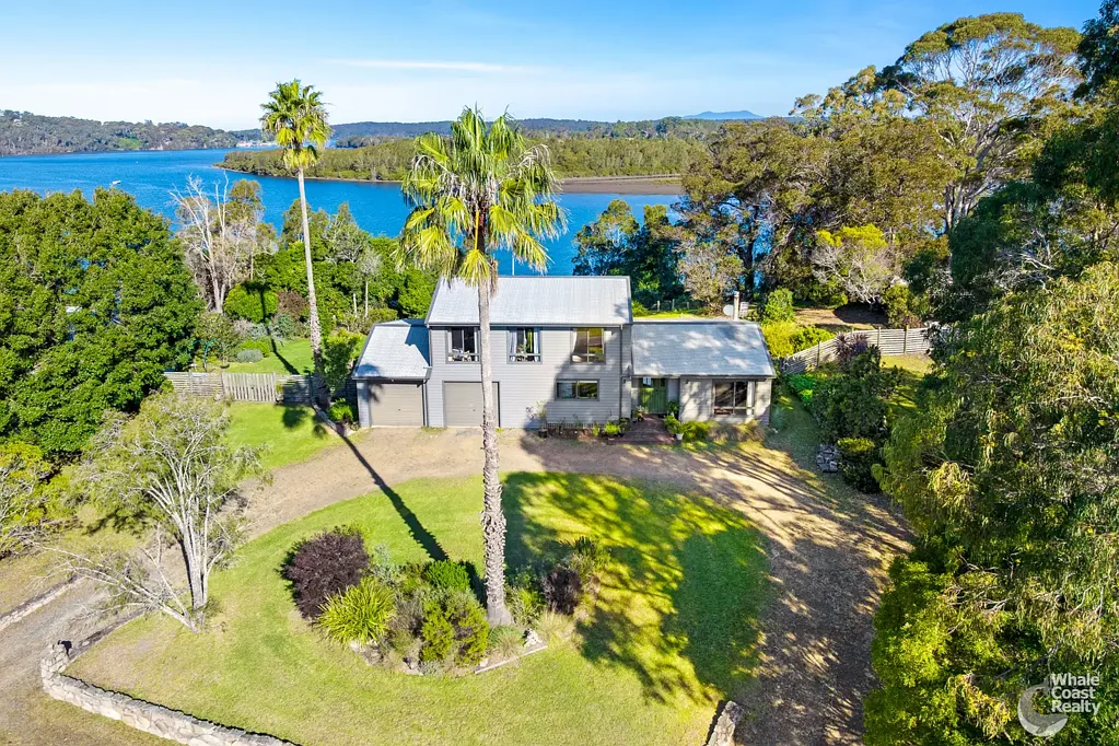Tuross Head 4ਬੈੱਡਰੂਮ Peninsula Residence with Stunning Lake Views & Water Access