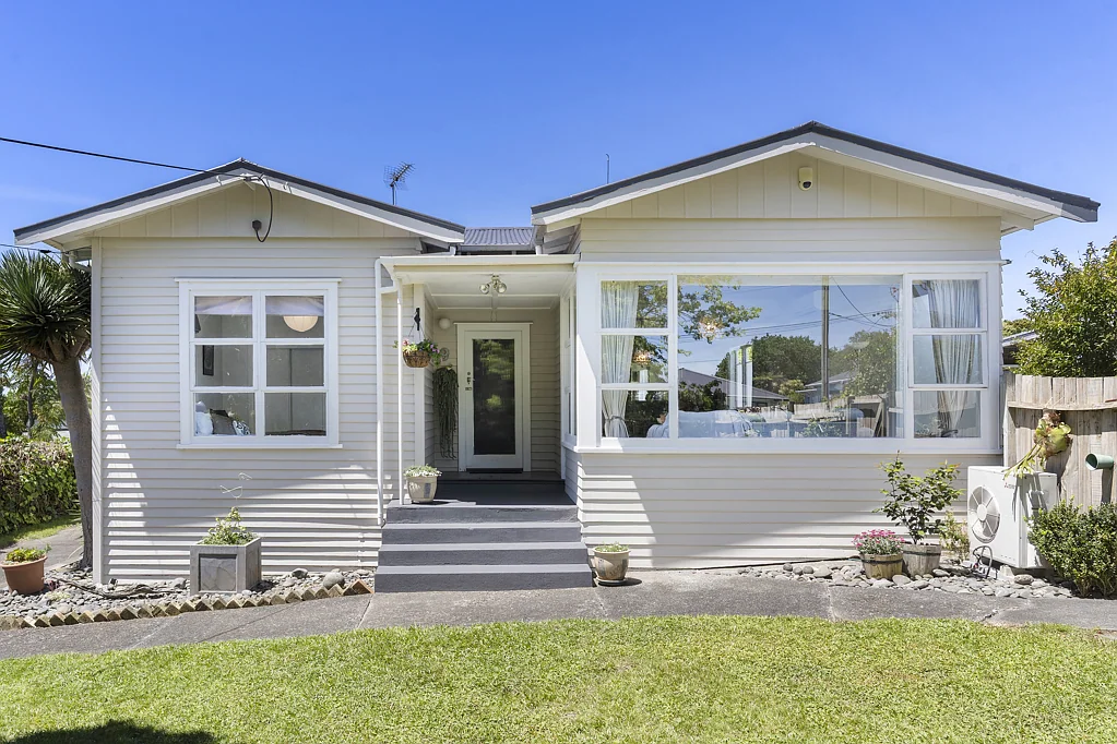 9 Nikau Street, New Lynn, Waitakere City, Auckland