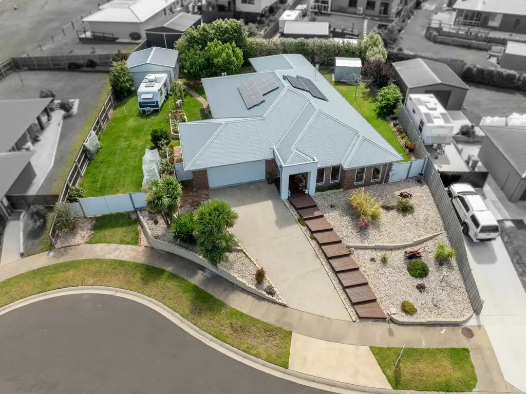 Lakes Entrance 3બેડરૂમ Luxurious Living in a Prime Cul-de-Sac Location