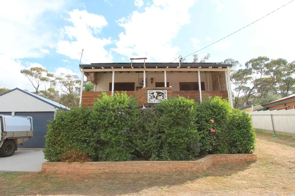 15 Hamersley St, Toodyay, WA 6566