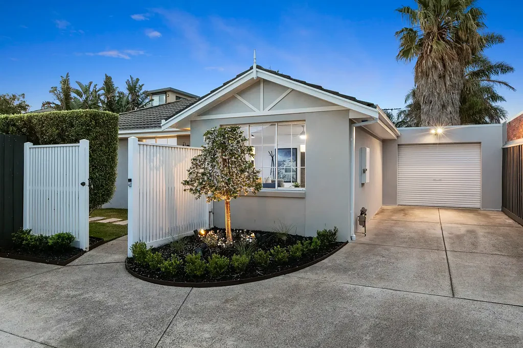 2/67 Queen Street, Altona, VIC 3018