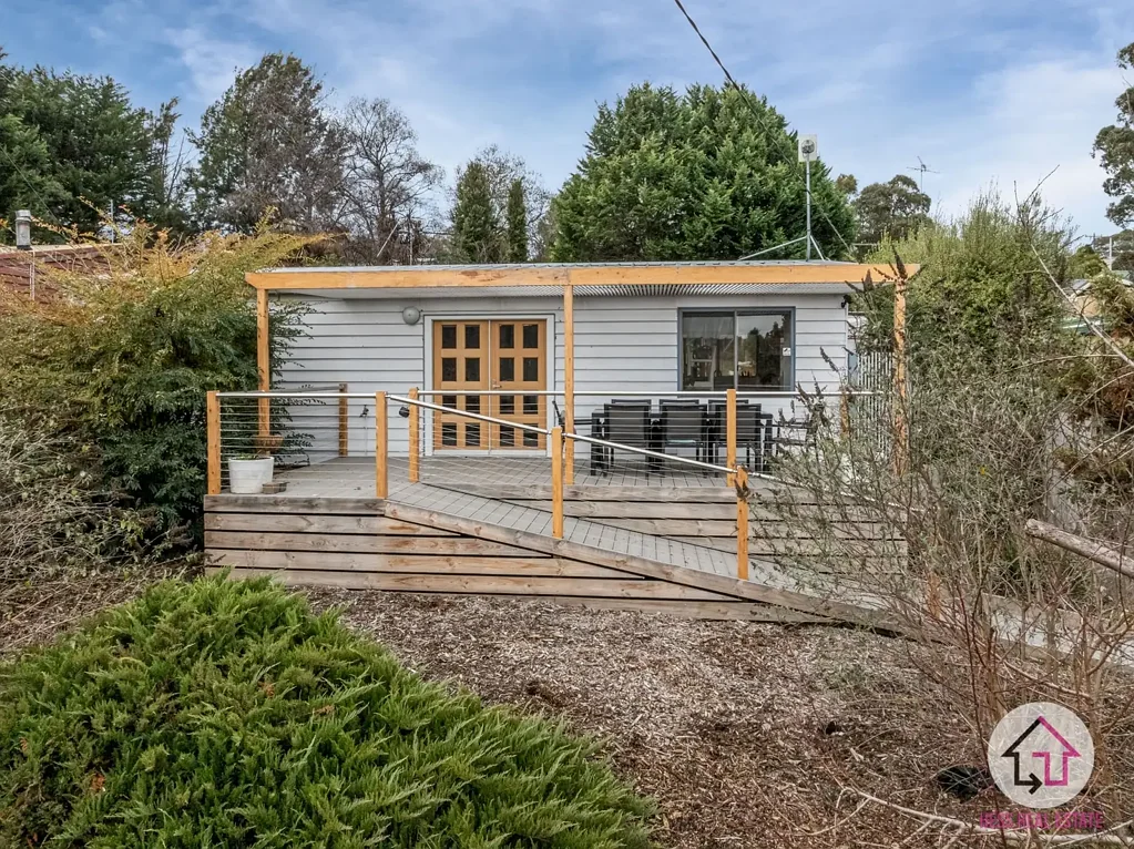 17 Andrew Ave, Waterford Park, VIC 3658