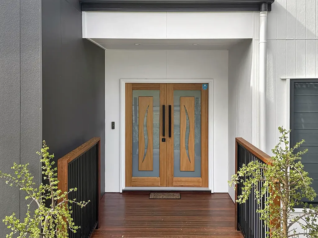 Macleay Island 3غرفة نوم Beautifully Crafted Waterfront Living