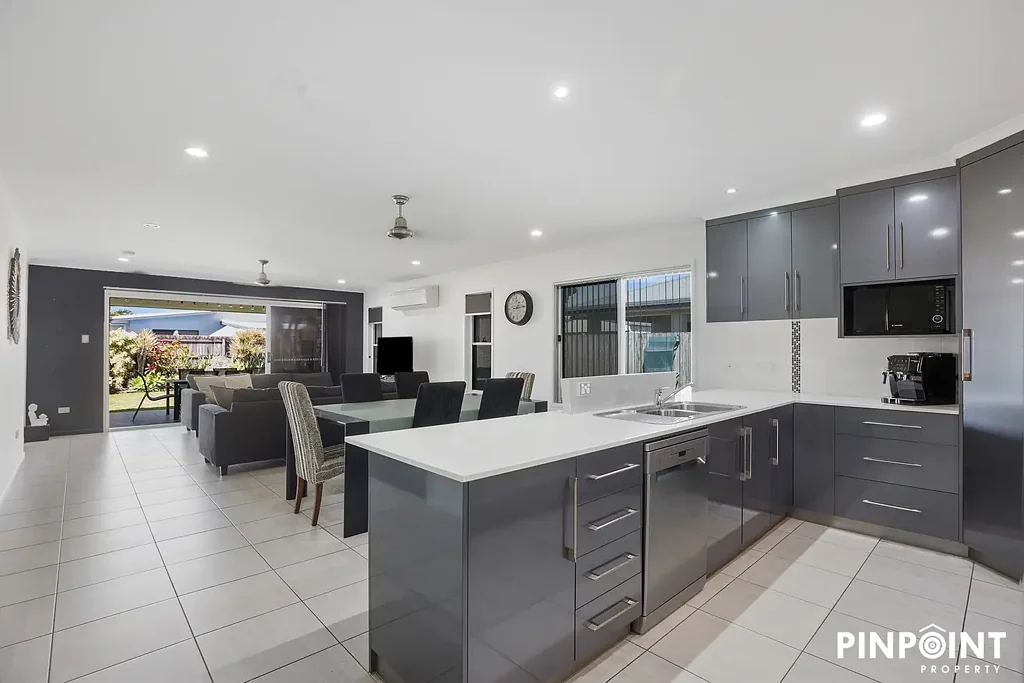 Ooralea 3房  Location, Lifestyle, Low Maintenance  – Ticks All The Boxes!