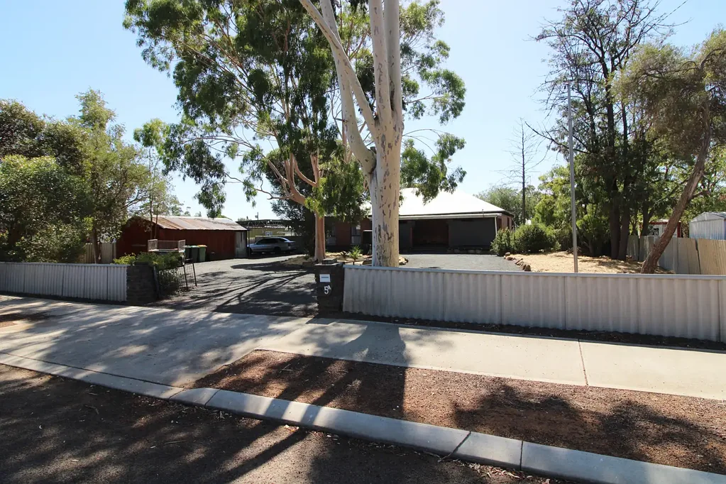 5A Johnston, Wagin, WA 6315
