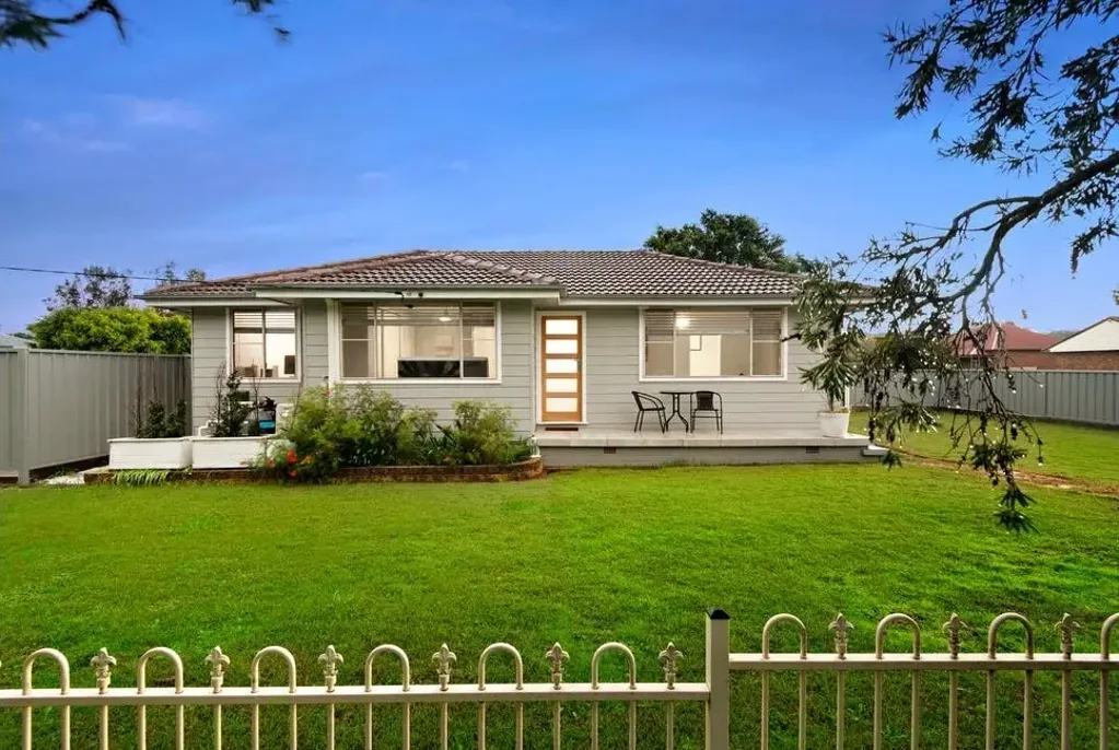 🏡 Spacious Family Living with a Sparkling Pool