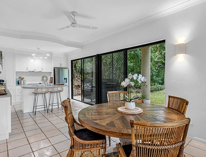21/106 Moore Street, Trinity Beach, Cairns, 3 rūma, 2 rūma horoi, Unit