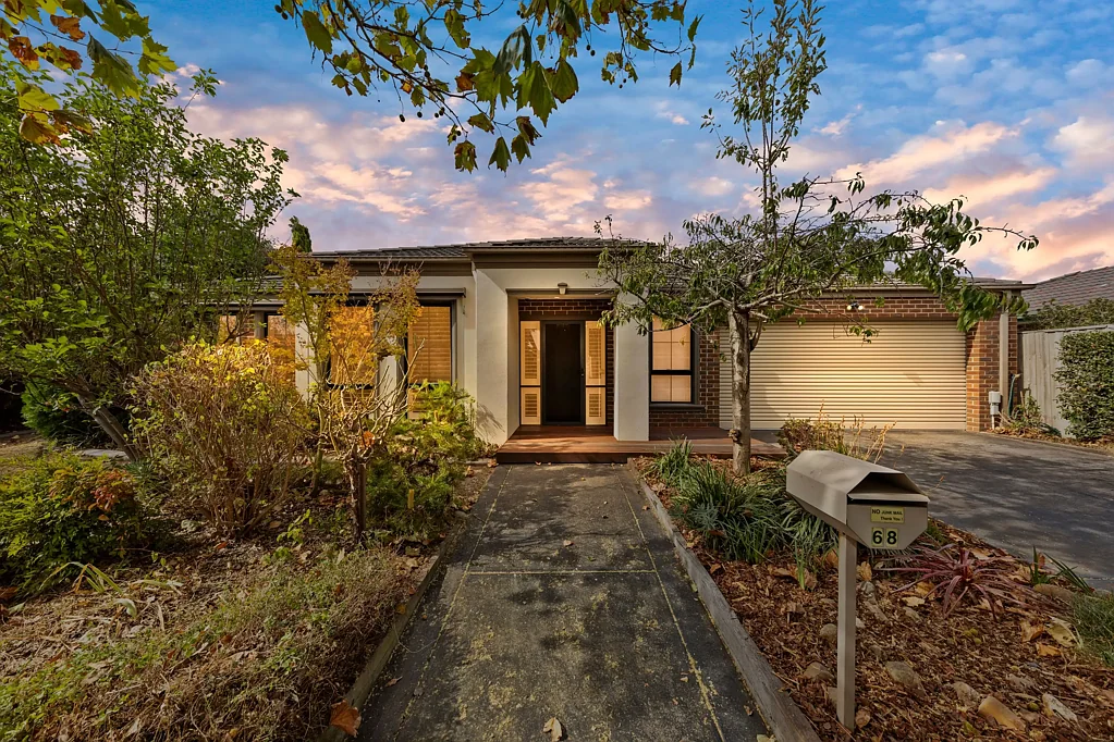 68 Livingstone Boulevard, Pakenham, VIC 3810